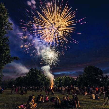 Feu d'artifice à Saint Denis de Pile